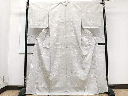 平和屋着物▽本塩沢 単衣 110亀甲 舞蝶文 正絹 逸品 CAAU3924xi