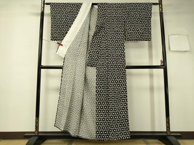 平和屋着物▽上質な小紋 単衣 型染め 丸繋ぎ 黒地 正絹 逸品 CAAU5393vp