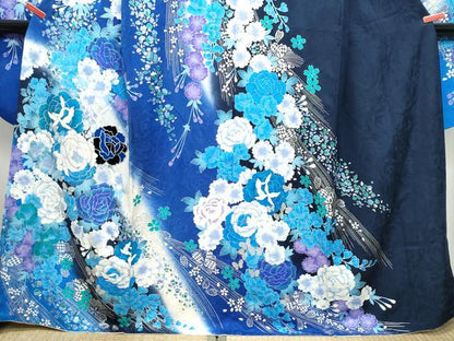 平和屋着物●豪華振袖　刺繍　花蝶文　暈し染め　銀彩　正絹　逸品　CAAU9697vf