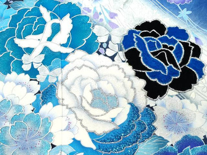 平和屋着物●豪華振袖　刺繍　花蝶文　暈し染め　銀彩　正絹　逸品　CAAU9697vf