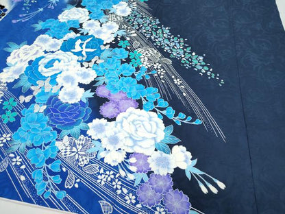 平和屋着物●豪華振袖　刺繍　花蝶文　暈し染め　銀彩　正絹　逸品　CAAU9697vf
