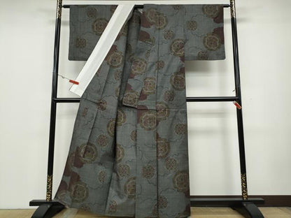 平和屋着物▽本場大島紬 単衣 9マルキ 雪輪動物花文 正絹 逸品 CAAV3165ut