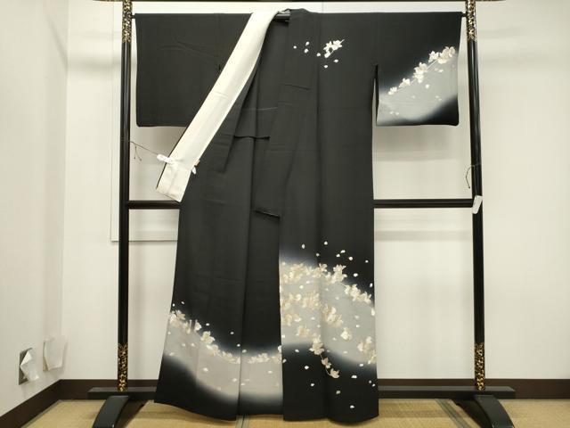 平和屋着物▽訪問着 単衣 総刺繍 枝花文 暈し染め 黒地 ますいわ屋扱い 正絹 逸品 CAAV3762dy