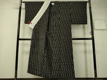 平和屋着物▽上質な紬 単衣 雨絣 黒地 正絹 逸品 CAAV4492vp