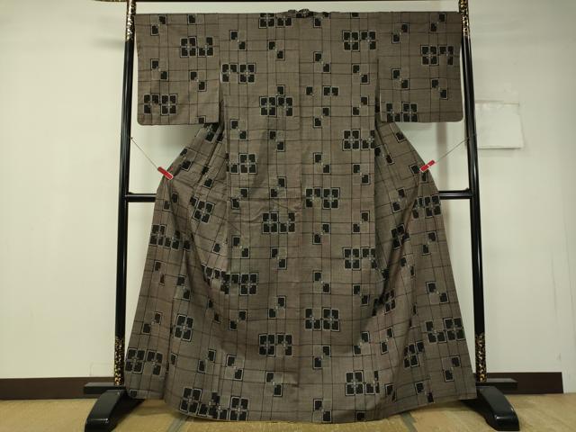 平和屋着物●本場大島紬 7マルキ 格子花文 正絹 逸品 CAAV4769vp