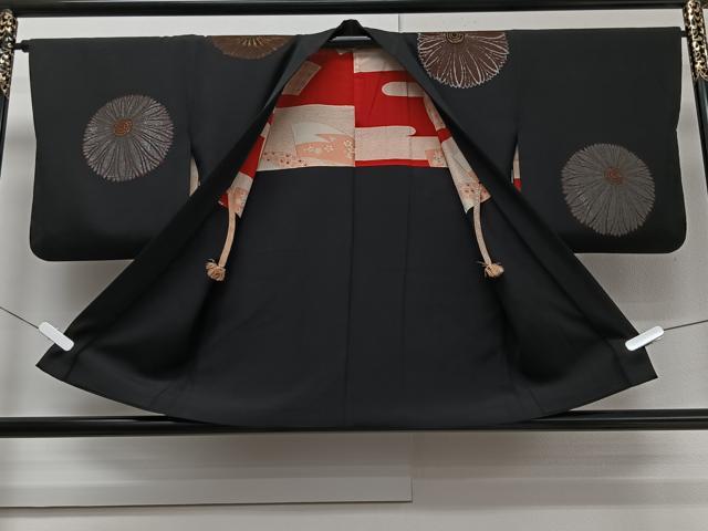 平和屋着物＃羽織　寿光織　舞菊文　黒地　金銀糸　正絹　逸品　CAAV5627id