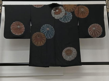 平和屋着物＃羽織　寿光織　舞菊文　黒地　金銀糸　正絹　逸品　CAAV5627id