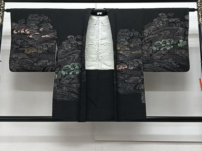 平和屋着物＃羽織　寿光織　立波文　黒地　金糸　正絹　逸品　CAAV5703id