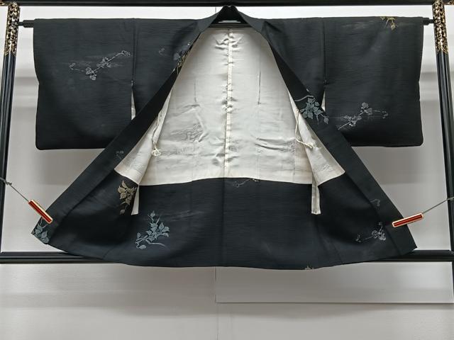平和屋着物＃羽織　寿光織　地紋起こし　枝花文　黒地　金糸　正絹　逸品　CAAV5704id