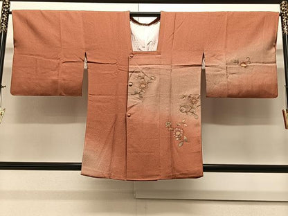 平和屋着物∞中国三大刺繍　スワトウ刺繍　汕頭刺繍　総刺繍　道行コート　更紗唐草文　暈し染め　やまと誂製　正絹　逸品　CAAV5721id