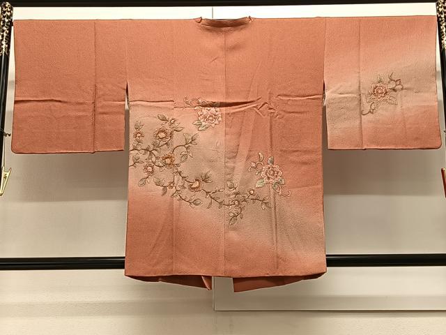 平和屋着物∞中国三大刺繍　スワトウ刺繍　汕頭刺繍　総刺繍　道行コート　更紗唐草文　暈し染め　やまと誂製　正絹　逸品　CAAV5721id