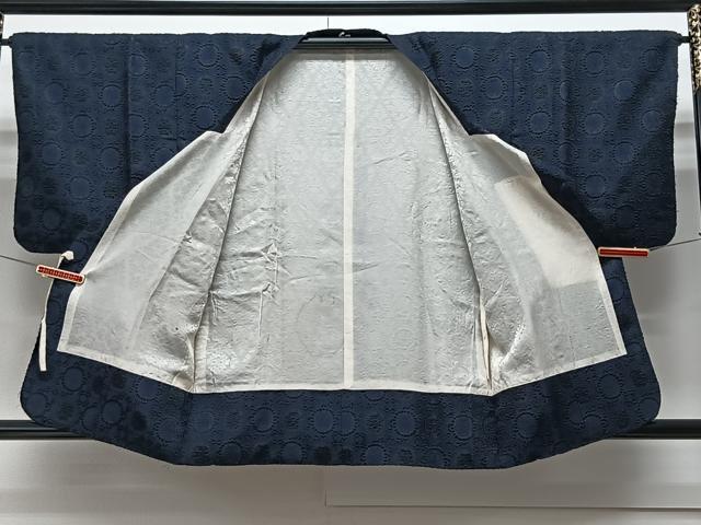 平和屋着物＃道行コート　刺繍　輪奈織　草花文　黒地　正絹　逸品　CAAV5735id