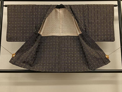 平和屋着物＃本場大島紬　龍郷絣　秋名バラ　羽織　正絹　逸品　CAAV5770id