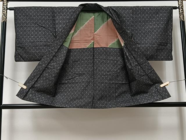 平和屋着物∞羽織 紬地 舞花文 黒地 銀糸 正絹 逸品 CAAV5778id