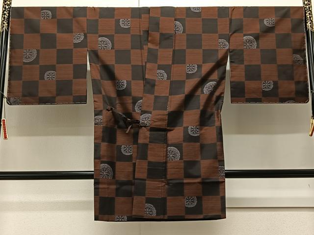 平和屋着物＃本場大島紬　道中着　市松片輪車文　ほてい屋扱い　ロング丈　正絹　逸品　未使用　CAAV5818id