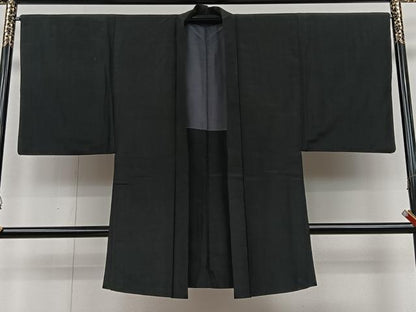 平和屋着物＃男性　長羽織　紬地　霞文　黒地　正絹　逸品　CAAV5846id