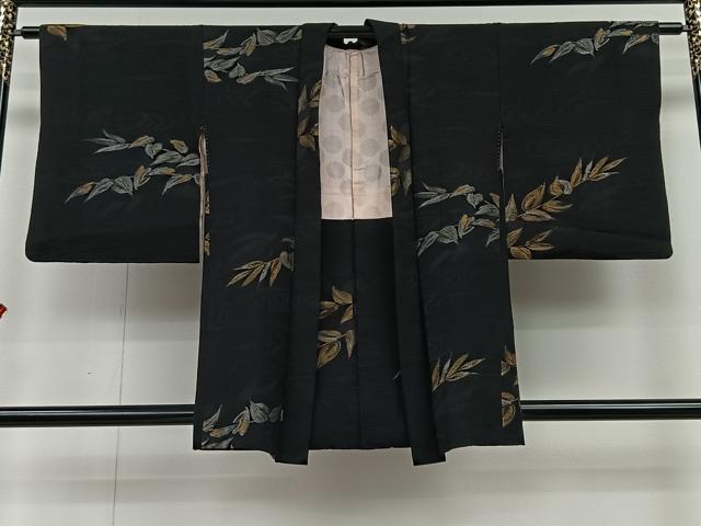 平和屋着物＃羽織 寿光織 枝葉文 黒地 金銀糸 正絹 逸品 CAAV5853id