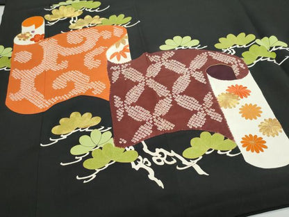 平和屋着物●極上　銀座　志ま亀　黒留袖　絞り　刺繍　絵巻松花文　金彩　たとう紙付き　正絹　逸品　CAAV6425vf
