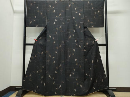 平和屋着物●本場琉球紬　琉球絣文様　黒地　正絹　逸品　CAAV6436vf