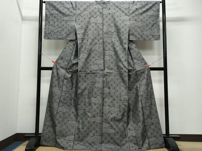 平和屋着物●本場大島紬 9マルキ 雲取り麻の葉文 正絹 逸品 CAAV6512vf