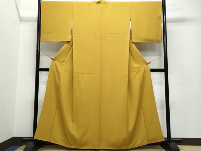 平和屋着物●上質な色無地 堅牢染 草木染め 山吹色 反端付き 正絹 逸品 CAAV6521vf
