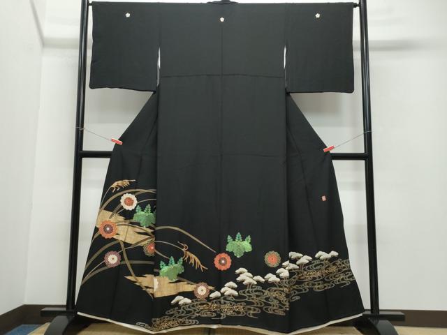 平和屋着物●豪華黒留袖　作家物　駒刺繍　流水松桐花文　金彩　正絹　逸品　CAAV6528vf