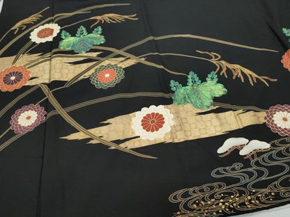 平和屋着物●豪華黒留袖　作家物　駒刺繍　流水松桐花文　金彩　正絹　逸品　CAAV6528vf