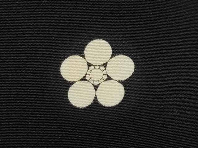 平和屋着物●豪華黒留袖　作家物　駒刺繍　流水松桐花文　金彩　正絹　逸品　CAAV6528vf