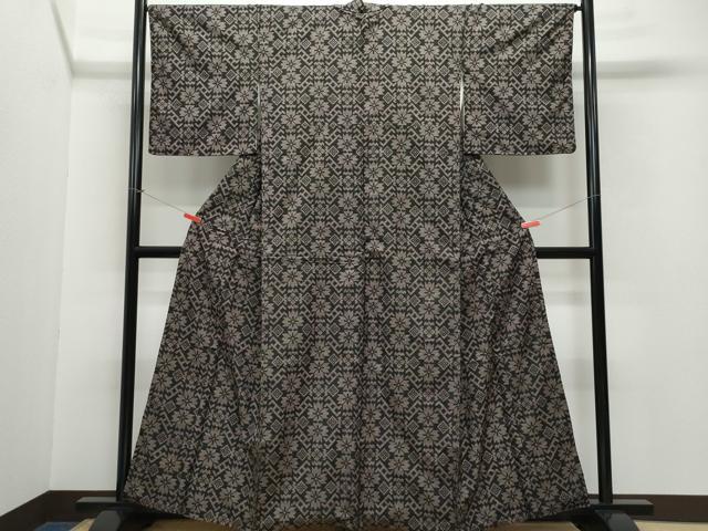 平和屋着物●本場大島紬 7マルキ 吉祥花文 正絹 逸品 CAAV6663vf