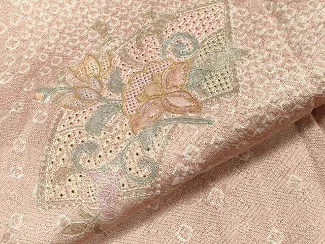平和屋着物▽中国三大刺繍 スワトウ刺繍 訪問着 単衣 絞り 地紙重ね花唐草文 金彩 正絹 逸品 CAAV8876gh