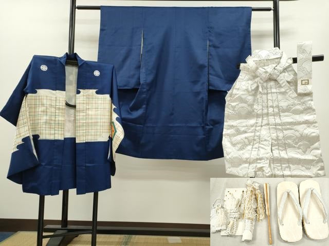 平和屋着物[]七五三　男の子　祝着・羽織・袴・小物セット　駒刺繍　狛獅子　兜　洗える着物　CAAV9265ze