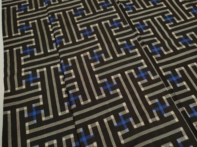 平和屋着物○本場大島紬 龍郷絣 秋名バラ 正絹 逸品 CAAV9321ze