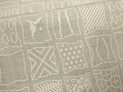 平和屋着物●本場大島紬　白大島　7マルキ　吉祥文　正絹　逸品　CAAV9370ze