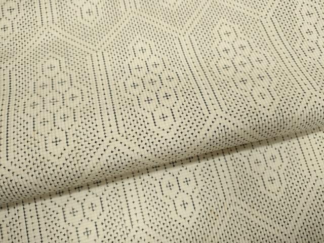 平和屋着物●本場大島紬 白大島 7マルキ 亀甲文様 正絹 逸品 CAAV9374ze