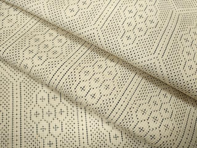 平和屋着物●本場大島紬 白大島 7マルキ 亀甲文様 正絹 逸品 CAAV9374ze