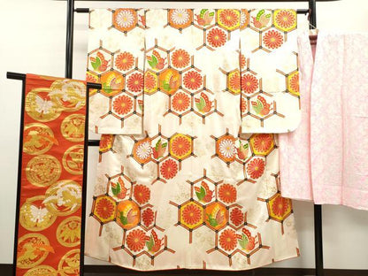平和屋着物∵女の子 十三参り 子供 祝着・長襦袢・袋帯セット 駒刺繍 亀甲舞蝶菊文 金彩 逸品 CAAV9403ze
