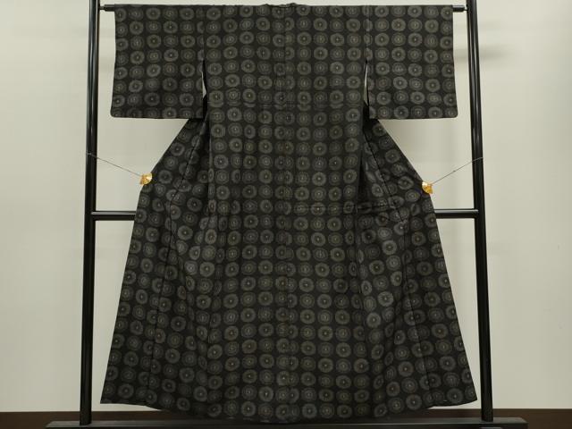 平和屋着物▽上質な紬　単衣　吉祥丸文　黒地　正絹　逸品　CAAV9462ze