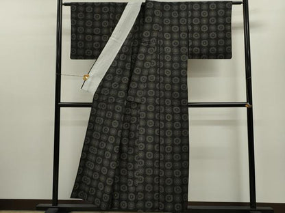 平和屋着物▽上質な紬　単衣　吉祥丸文　黒地　正絹　逸品　CAAV9462ze