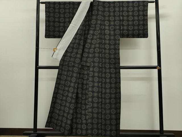 平和屋着物▽上質な紬　単衣　吉祥丸文　黒地　正絹　逸品　CAAV9462ze