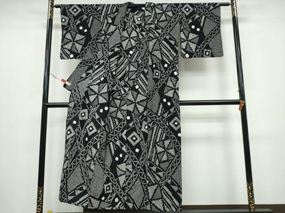 平和屋着物∴夏物　浴衣　有松鳴海絞り　幾何学文様　黒地　綿　逸品　CAAW1140ng