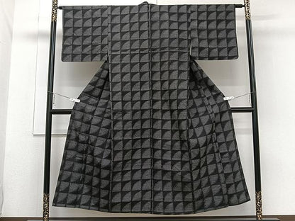 平和屋着物▽上質な紬 単衣 幾何学文 黒地 正絹 逸品 CAAW1338xi