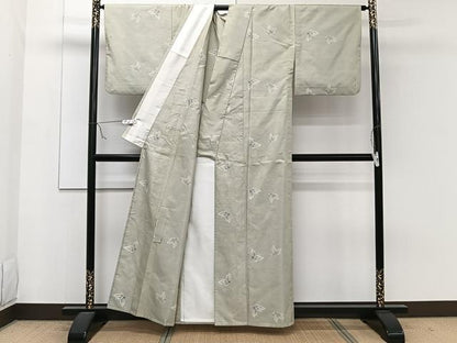 平和屋着物▽本場大島紬　単衣　白大島　９マルキ　舞蝶文　総絣　正絹　逸品　CAAW1575xi