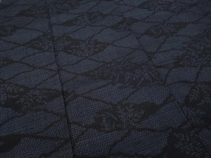 平和屋着物●結城紬　菱草木文　そごう百貨店扱い　正絹　逸品　CAAW3166ut