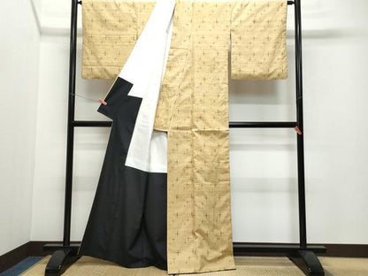 平和屋着物●国指定重要無形文化財　本場久米島紬　手織　十字絣　正絹　逸品　CABF3054ze