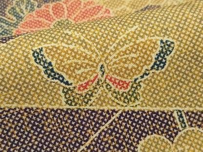 平和屋着物●本場染大島紬 舞蝶草花文 正絹 逸品 CAAW3698vf
