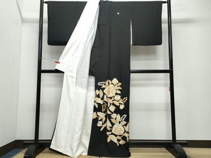 平和屋着物●豪華黒留袖　佐賀錦　駒刺繍　更紗花唐草文　金彩　正絹　逸品　CAAW3709vf