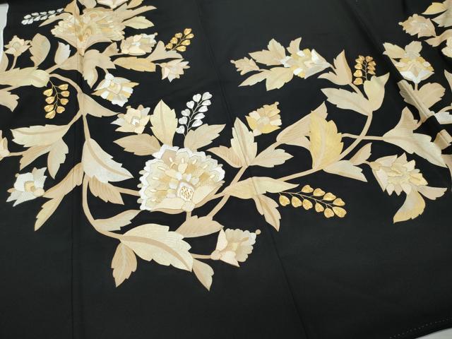 平和屋着物●豪華黒留袖　佐賀錦　駒刺繍　更紗花唐草文　金彩　正絹　逸品　CAAW3709vf