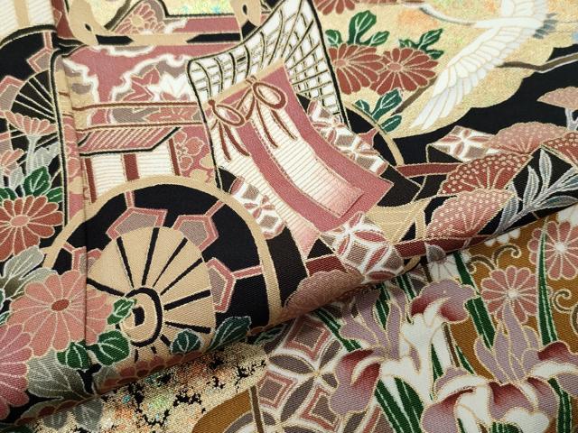 平和屋着物●豪華黒留袖　御所車飛鶴屏風草花文　金彩　正絹　逸品　CAAW3944vf