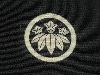 平和屋着物●豪華黒留袖　御所車飛鶴屏風草花文　金彩　正絹　逸品　CAAW3944vf