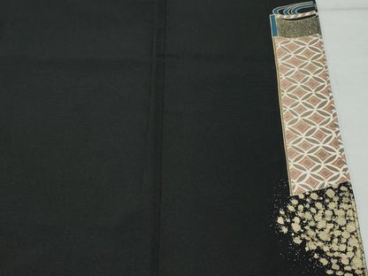 平和屋着物●豪華黒留袖　御所車飛鶴屏風草花文　金彩　正絹　逸品　CAAW3944vf